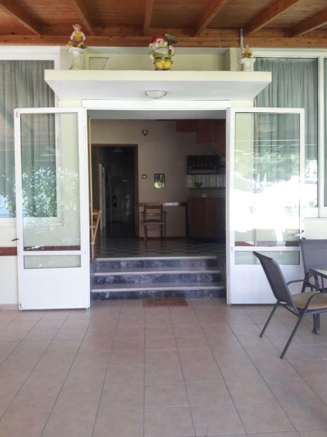 Nana Hotel Kamena Vourla Luaran gambar